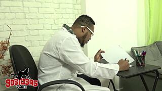 Em troca de notas boas aluna de faculdade de sao paulo fode com diretor nego catra e carolina carioca