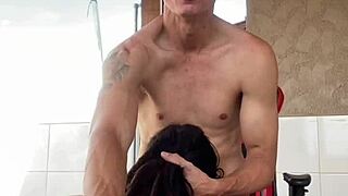 i resenha na varanda, ends in blowjob for tattooed teen babe, she drinks all milk completo no red