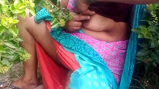 indian beauty with big boobs in homemade aunty porn video, is she your roommate?