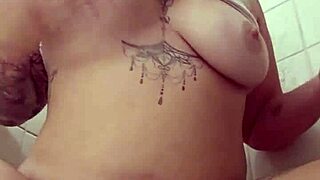 ruivinha squirting jet of pee