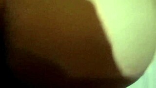 Chico de xvideos me quita la tanga y me pa recibir su verga en mi vagina que esta deseosa de su verga