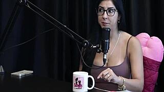 Renatinha Melo Shows Breasts and Pussy After Wanting Sex But Men Didn't Come