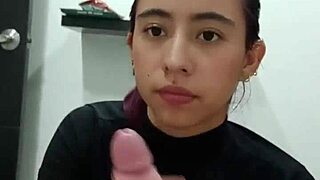 I let my stepsister in and gave her good oral sex till I cummed in her mouth.