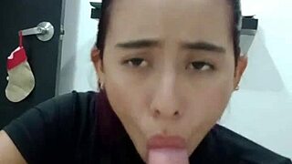 I let my stepsister in and gave her good oral sex till I cummed in her mouth.