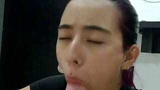 I let my stepsister in and gave her good oral sex till I cummed in her mouth.