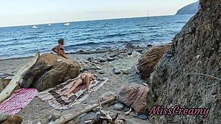 flashing pussy on public beach gets guy to help squirt riskily with misscreamy