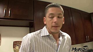 �esc�ndalo familiar mi suegra latina culona me seduce a escondidas de mi esposa mi suegra milf es muy caliente