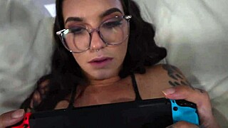 anal free use gamer girlfriend squirts and gets facial