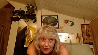 Morning routine with beautiful mature Dawnskye.