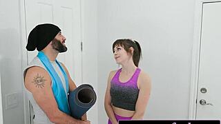 hot mom anal workout 😈