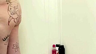 pretty fat girl with big tits and pussy gets fingered until soaking wet and dripping