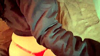 Me folle a mi amiga que conoc� en una cabina de internet