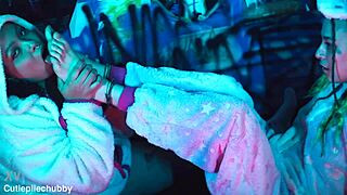 bbw ebomy lesbian feet worship on pettie tattoed girlfriend