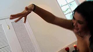 Does London Keyes Love Her Pussy Drilled After Massage?