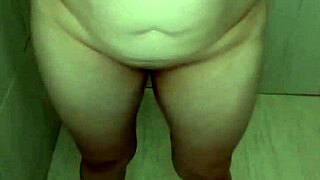 Brazilian MILF Oils Big Ass