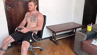 I showed my friend that eatin my wet pussy is better than video game