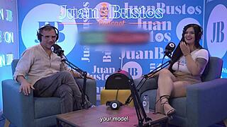 看安东内拉·琼斯在播客上操那个大黑鸡巴？