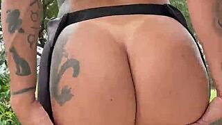 Travesti Agro Sabrina Prezotte Rides Farm And Cums Watching Workers