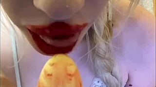 Elza Kom dances so sexy.