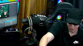 Ruan dives into Bianca Demarchi's pussy on podcast, she moans with pleasure! 😍 - Púpum no Barraco