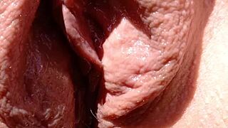 Hey, mature woman sunning her big pussy lips outdoors