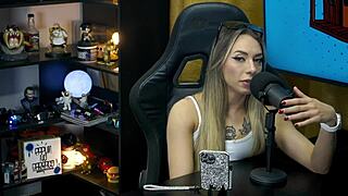 Bianca Demarchi Shows Her Body Silhouette Bites Ruan's Ear And Neck In Tense Podcast Pupum No Barraco