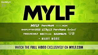 Howdy milf neighbor seduces in bikini, fucks outdoors