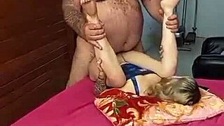 novinha safada returns to the old man's arms