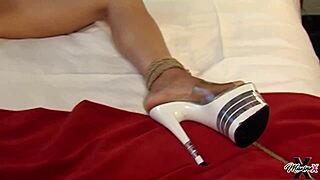 helpless lisa mai drilled by scott rhodes machine