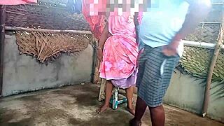 Indian Aunty In Saree Fucks Young Boy Hard!