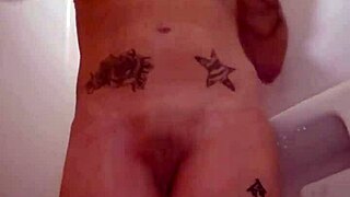 Emy Angel Prend Une Bonne Douche