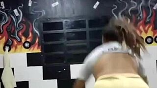 my big ass twerkin' like crazy