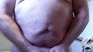 Chris Enjoys a Relaxing Shower Bath