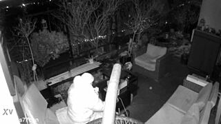 Markus caught jerking and cumming loudly on spy cam outdoors