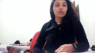 Sarah Rosa shares her bizarre fetishes in a casual vlog.