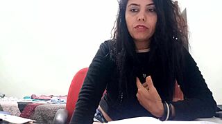 Sarah Rosa shares her bizarre fetishes in a casual vlog.