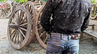 Bharti bhabhi arrives at home for casual fucking with her partner