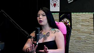 morena gostosa e tatuada most seus gndes peitos no jogo do eu nunca logo ap�s falar que estnhou o grelo da amiga e o que fez no sexo - kalyca watch on sheer red