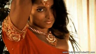 Gorgeous natural body on Indian woman.