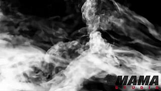 a milf gostosa seduz o amigo usando os p�s completo no sheer e x-red