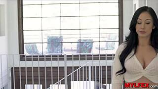 i'm a naughty hot milf needing some complemetary medical tests