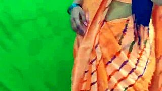 indian bhabhi secretly records herself changing saree
