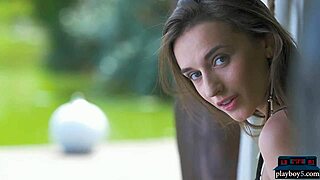 Is this the perfect milf Gloria Sol stripping outdoors?