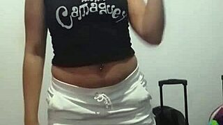 Arlette Bailando Y Enseñando Su Culo Negro