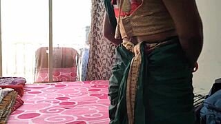 मराठी काकी ने आपला बाजू वाला काका सोबत केली झवाझवि