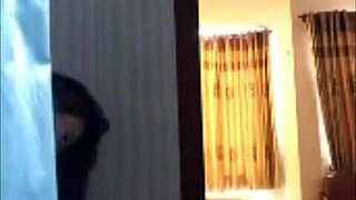 Ha Yen Fucking In The Bathroom With Vip Customer.