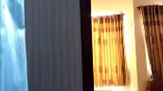 Ha Yen Fucking In The Bathroom With Vip Customer.