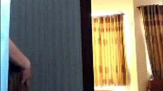 Ha Yen Fucking In The Bathroom With Vip Customer.