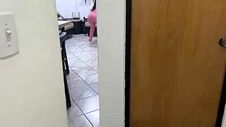 Mi Hermosa Hijastra Bailando Twerking Asi Se Gana El Favor De Su Padrastro