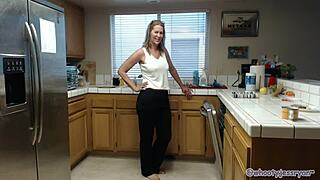 Jess Ryan, Sexy Milf In The Kitchen!